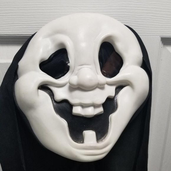 Fun World Easter Unlimited Funny Ghostface Mask - Picture 2 of 13